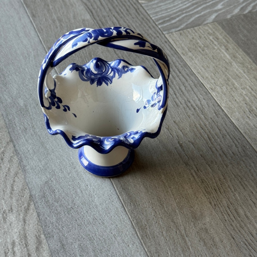 Vintage Blue and White Floral Ceramic Basket Vase Ruffled Edge 7x5 Chinoiserie